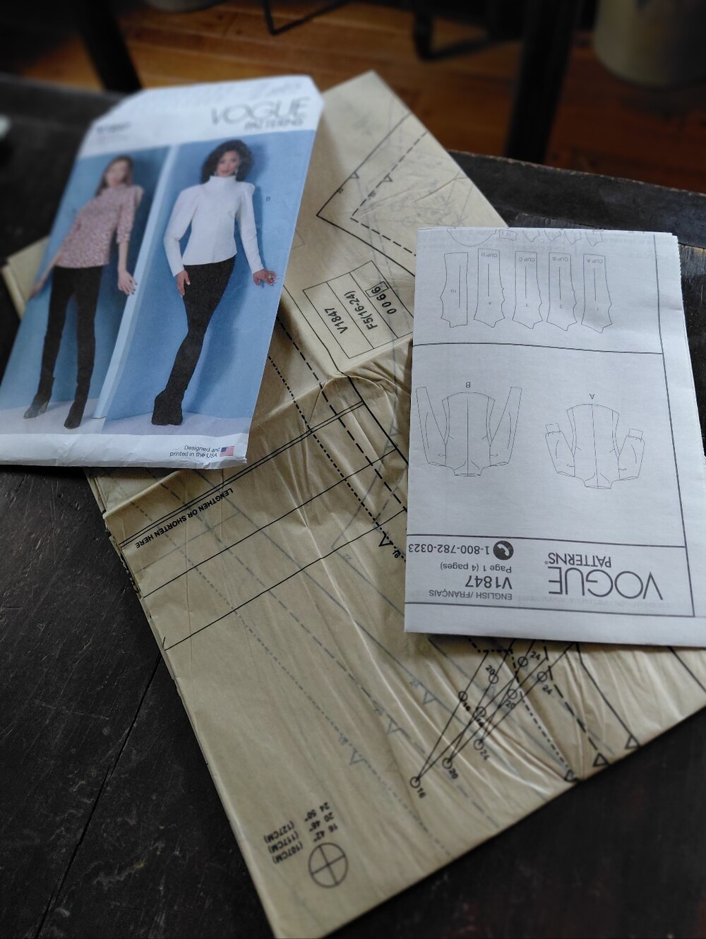 New & uncut Vogue V1847 funnel neck blouse easy sewing pattern Womens 16 - 24